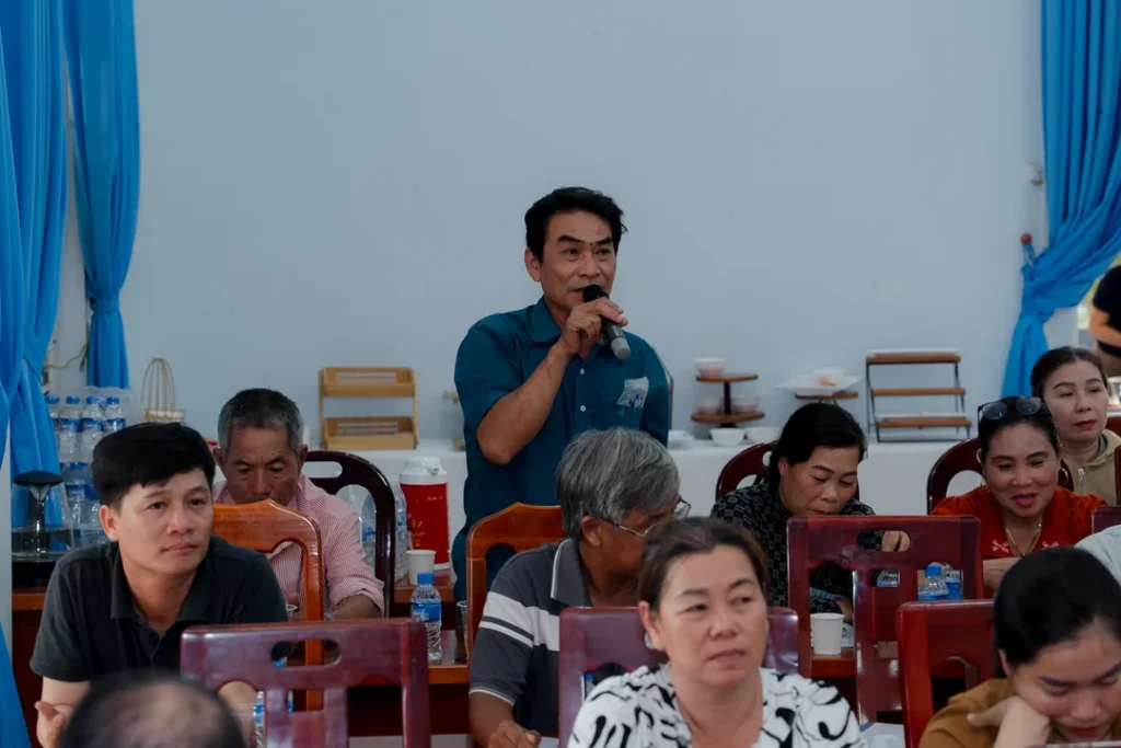 Ông Lương Văn Thơm, thôn Lập Đức, xã Tân Lập đặt câu hỏi