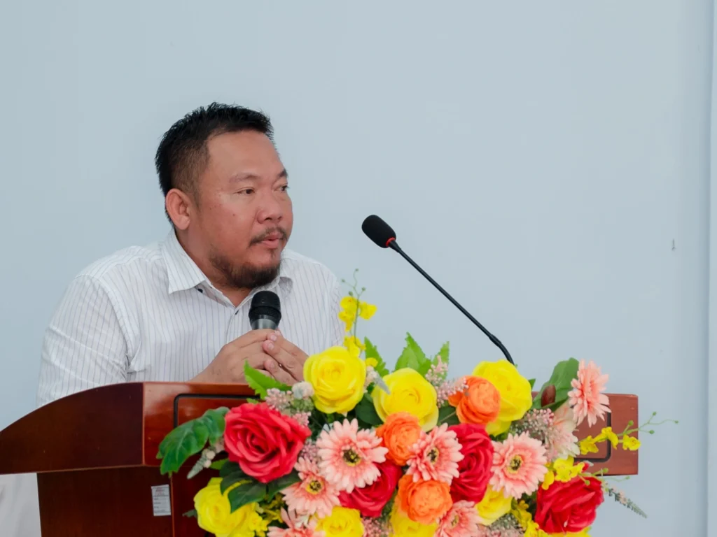  Anh Vũ Như Ý -  Giám đốc Công ty Cổ phần Domilk trao đổi về chính sách