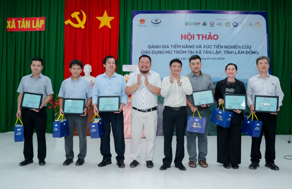 Hoi thao mu trom 22