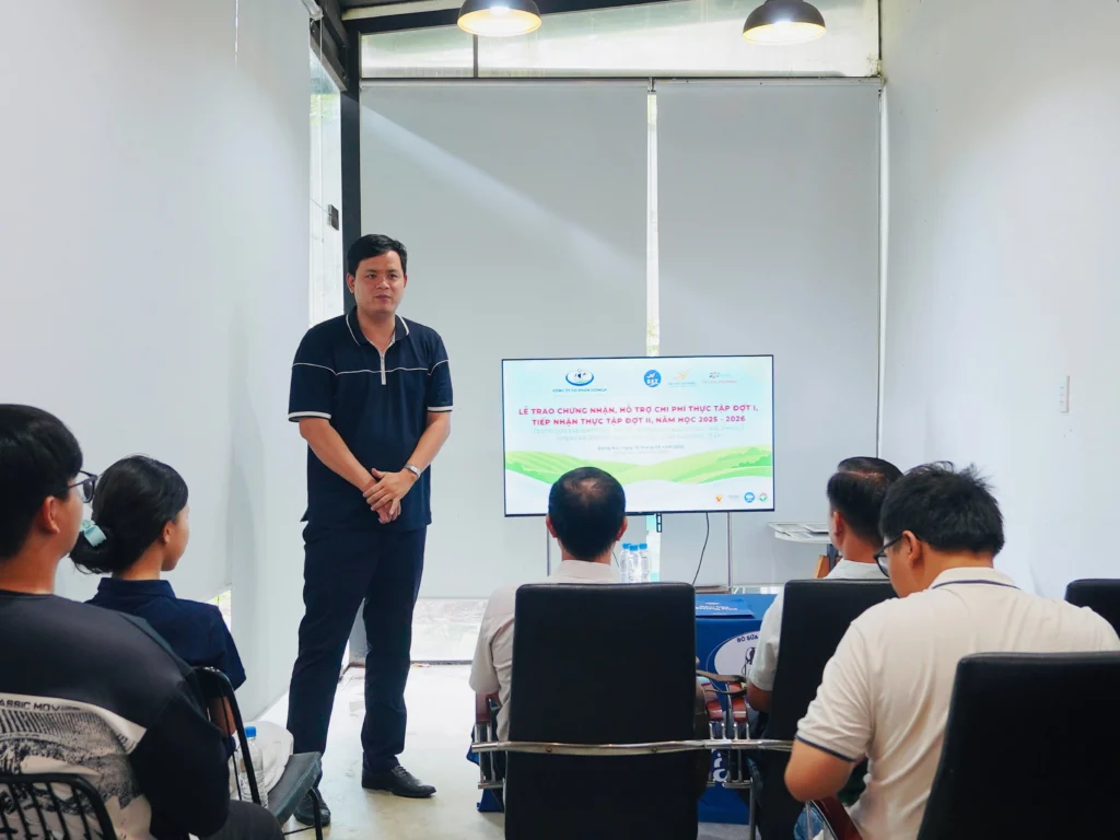 Anh Võ Văn Mạnh Em, Phó Giám đốc Thường trực Domilk - NSX Sản vật Đồng Nai phát biểu chào mừng