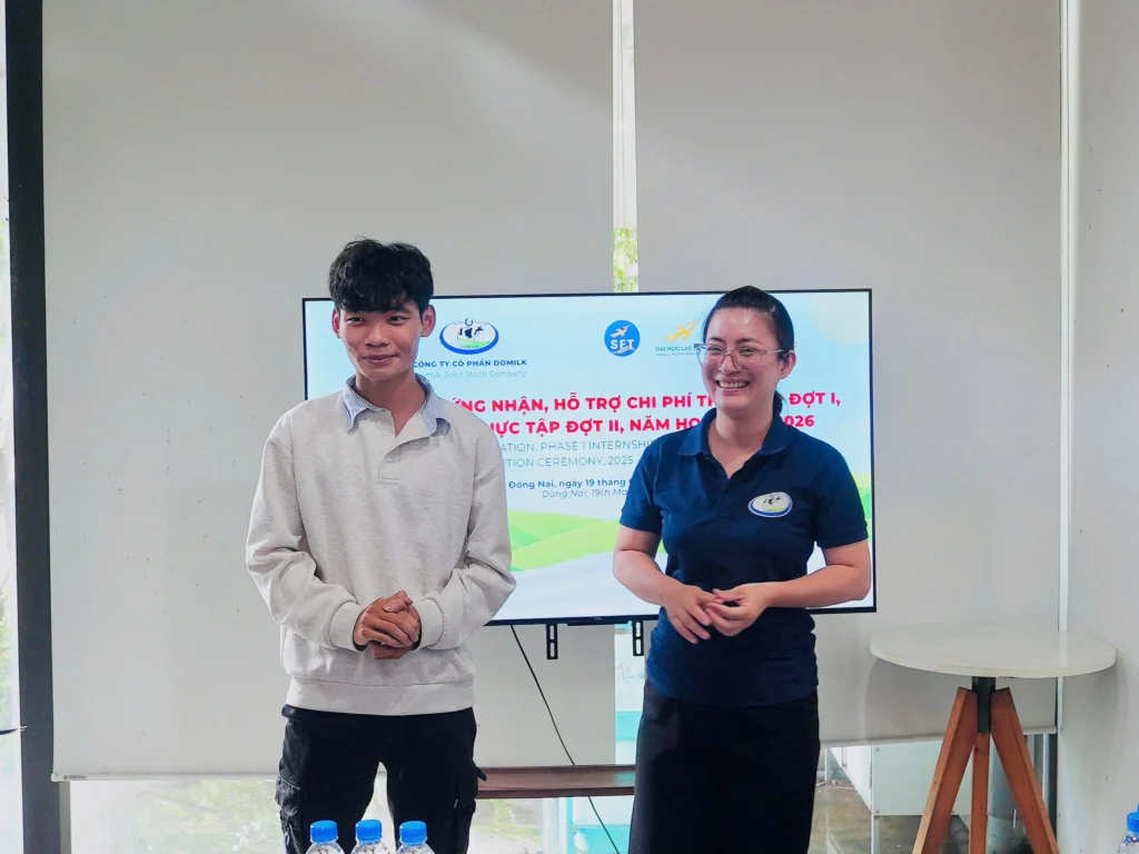 Thực tập sinh Cao đẳng FPT Polytechnic cùng người hướng dẫn