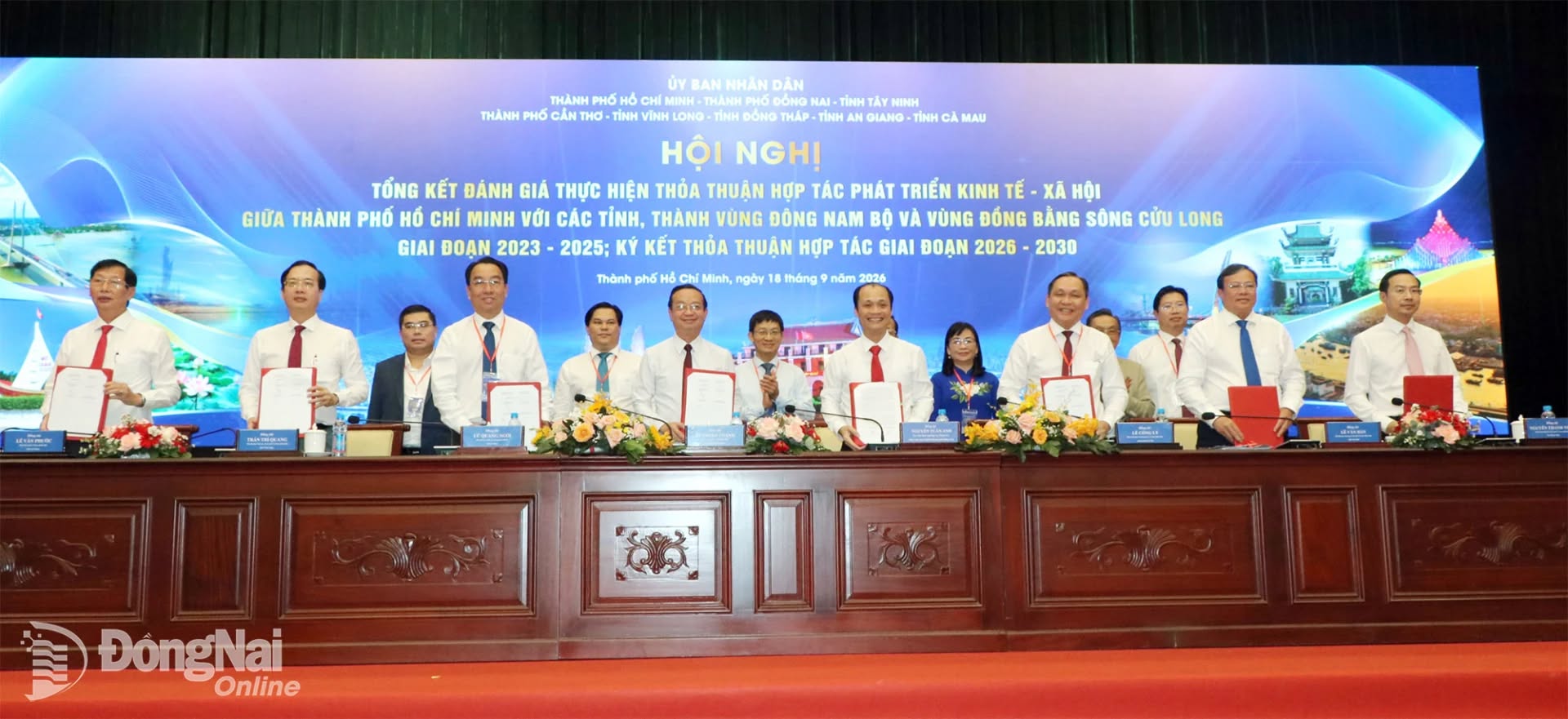 Lễ ký kết Thỏa thuận hợp tác giai đoạn 2026–2030Đại diện các địa phương thực hiện lễ ký kết Thỏa thuận hợp tác phát triển kinh tế - xã hội giai đoạn 2026–2030 tại hội nghị.